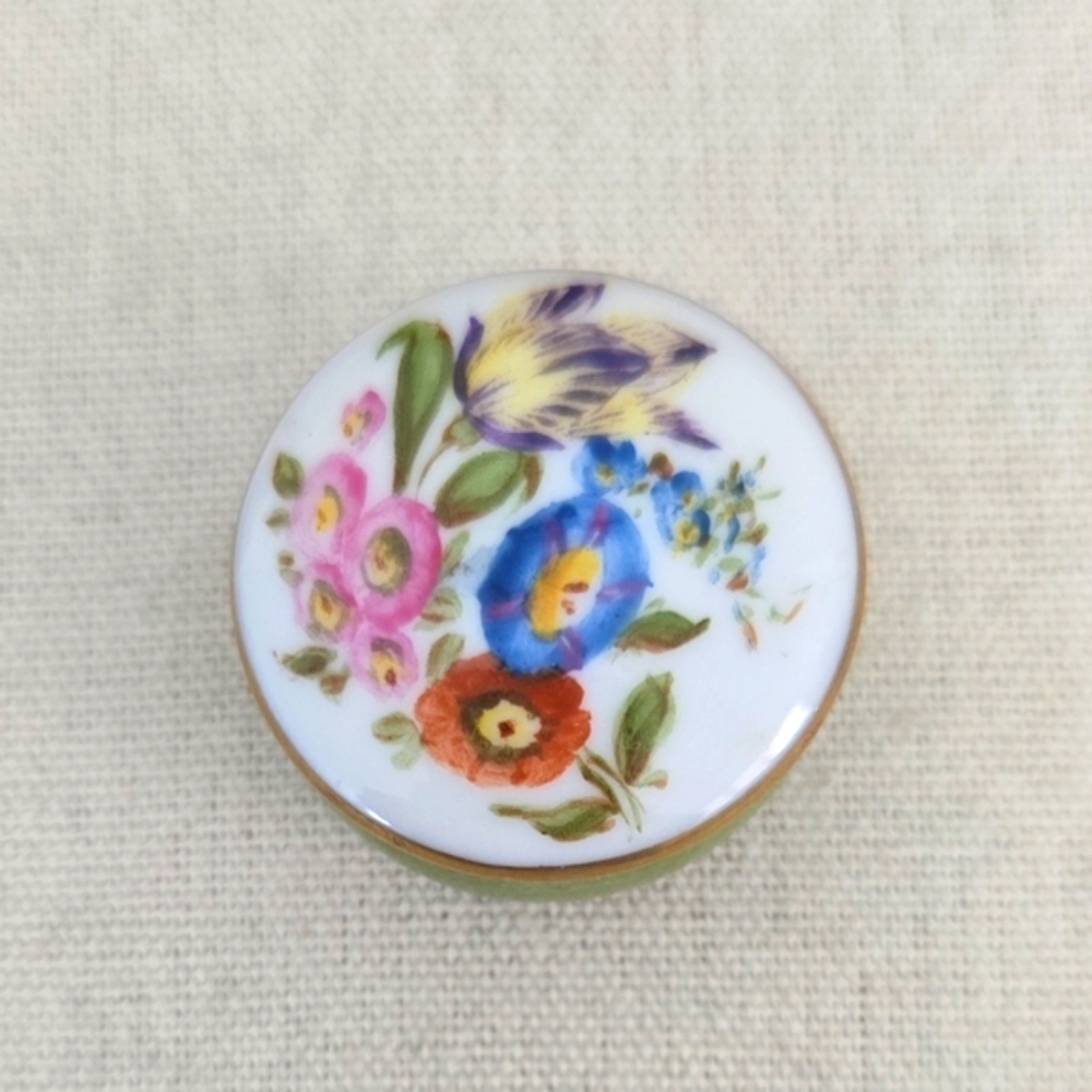 Highly Collectible Anna Weatherley Hand Painted Porcelain Box Hungary